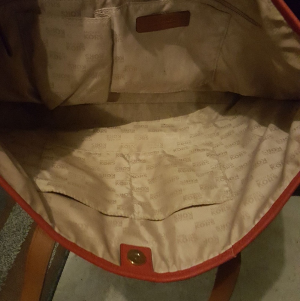 Authentic MICHAEL KORS purse - Picture 2 of 4